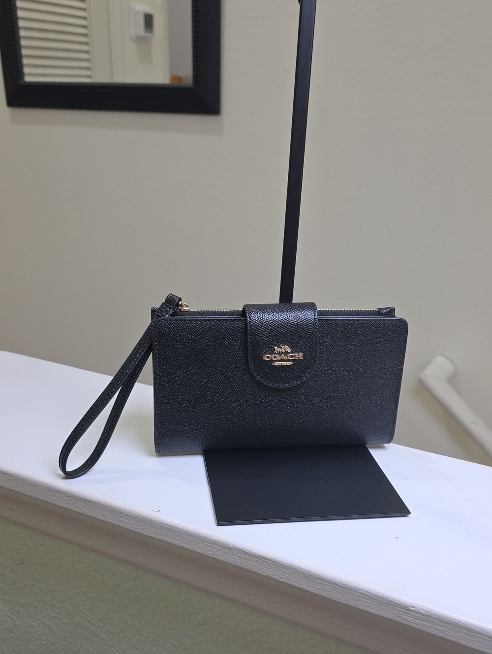 Coach Women's Crossgrain Leather Tech Phone Wallet Black Like New